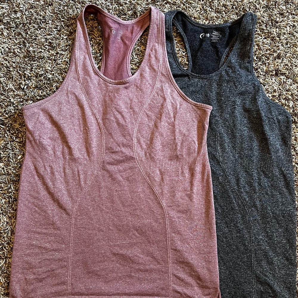 Zyia lot of 2 - Poppy and Fog Copper Charged tanks